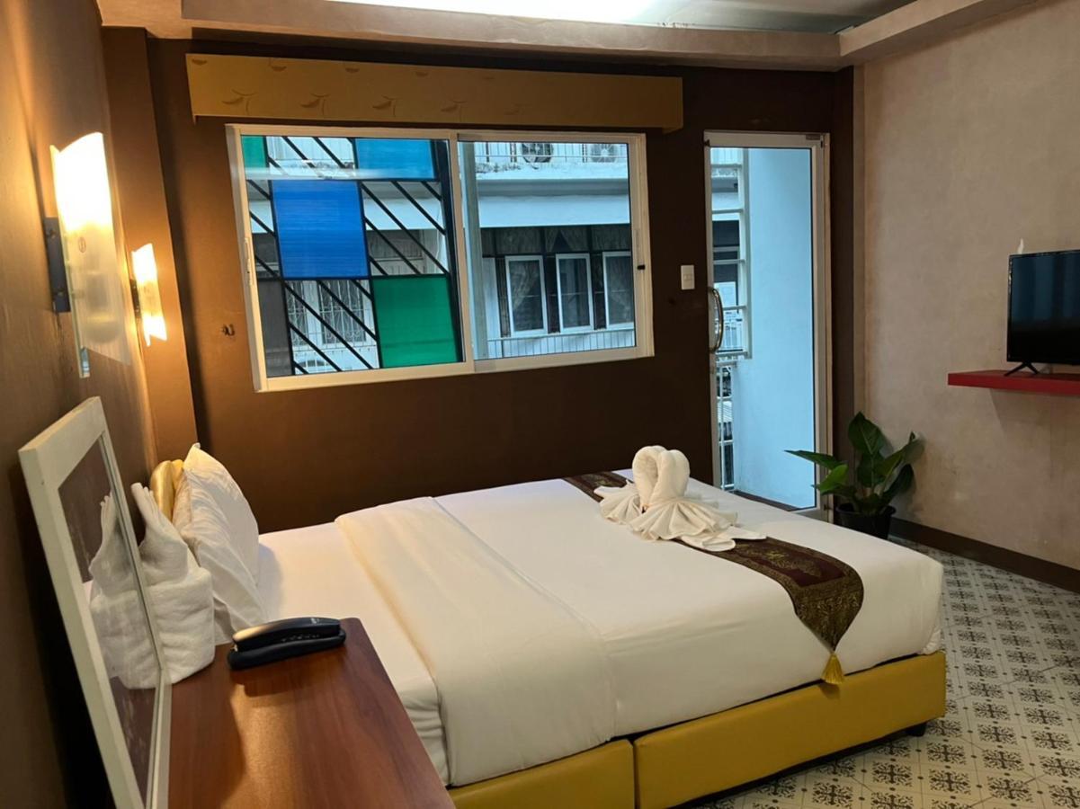 Cozy Rooms Asoke Bangkok Exterior photo