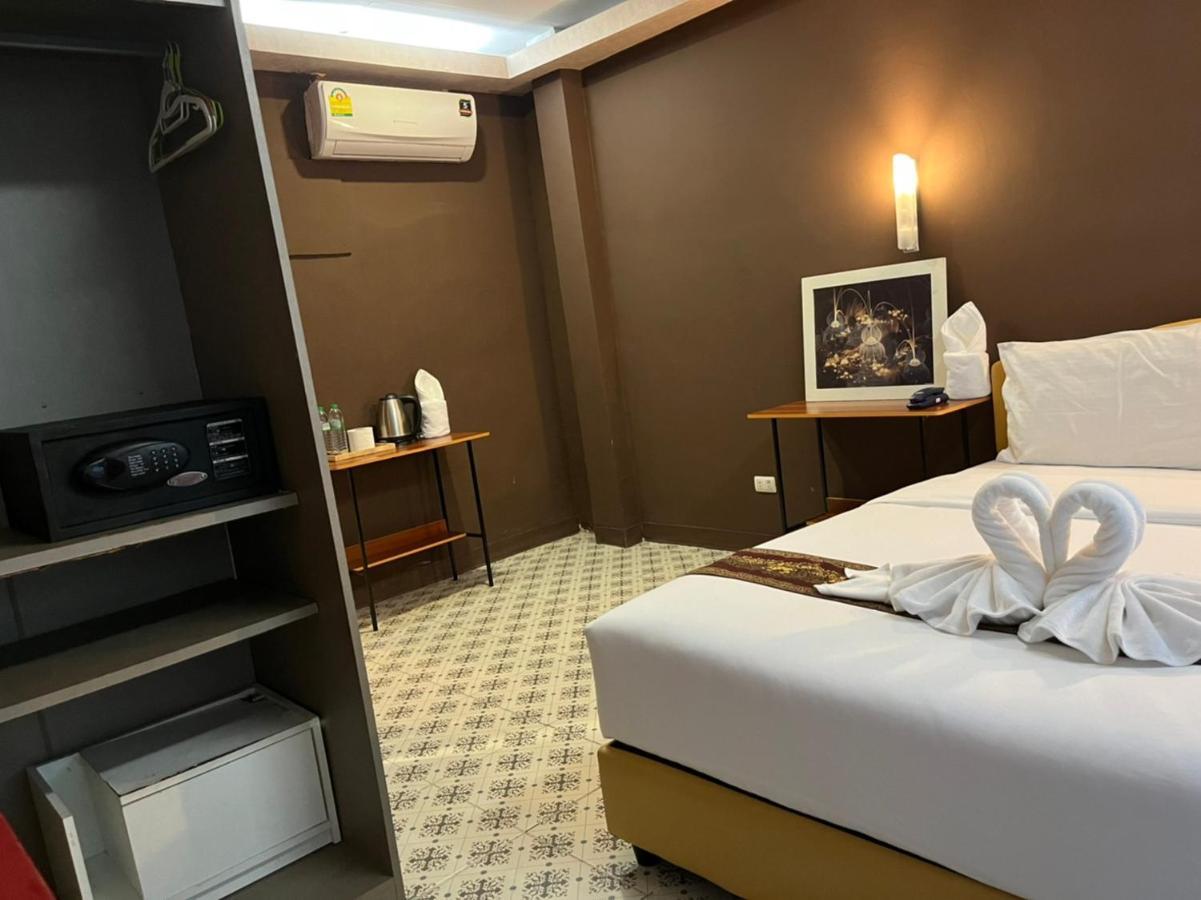 Cozy Rooms Asoke Bangkok Exterior photo