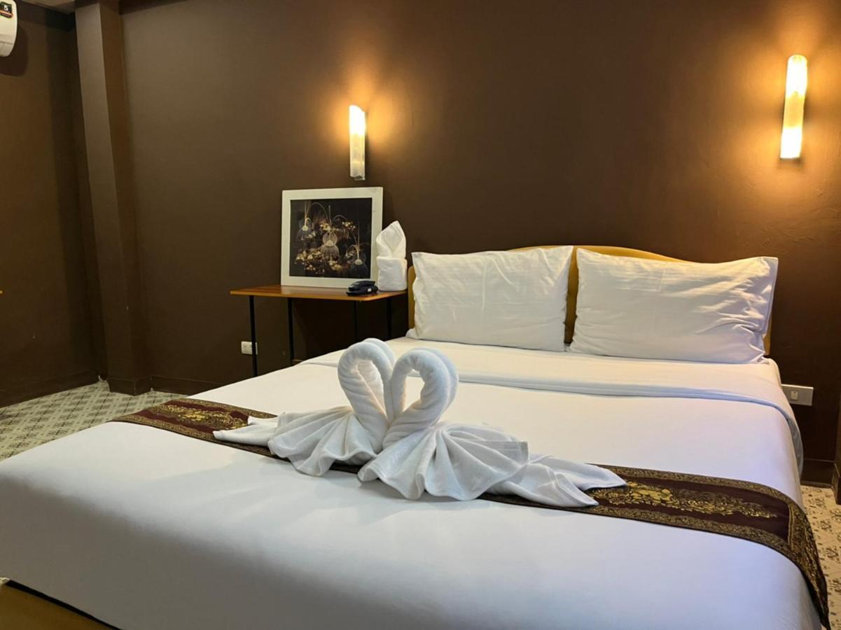 Cozy Rooms Asoke Bangkok Exterior photo
