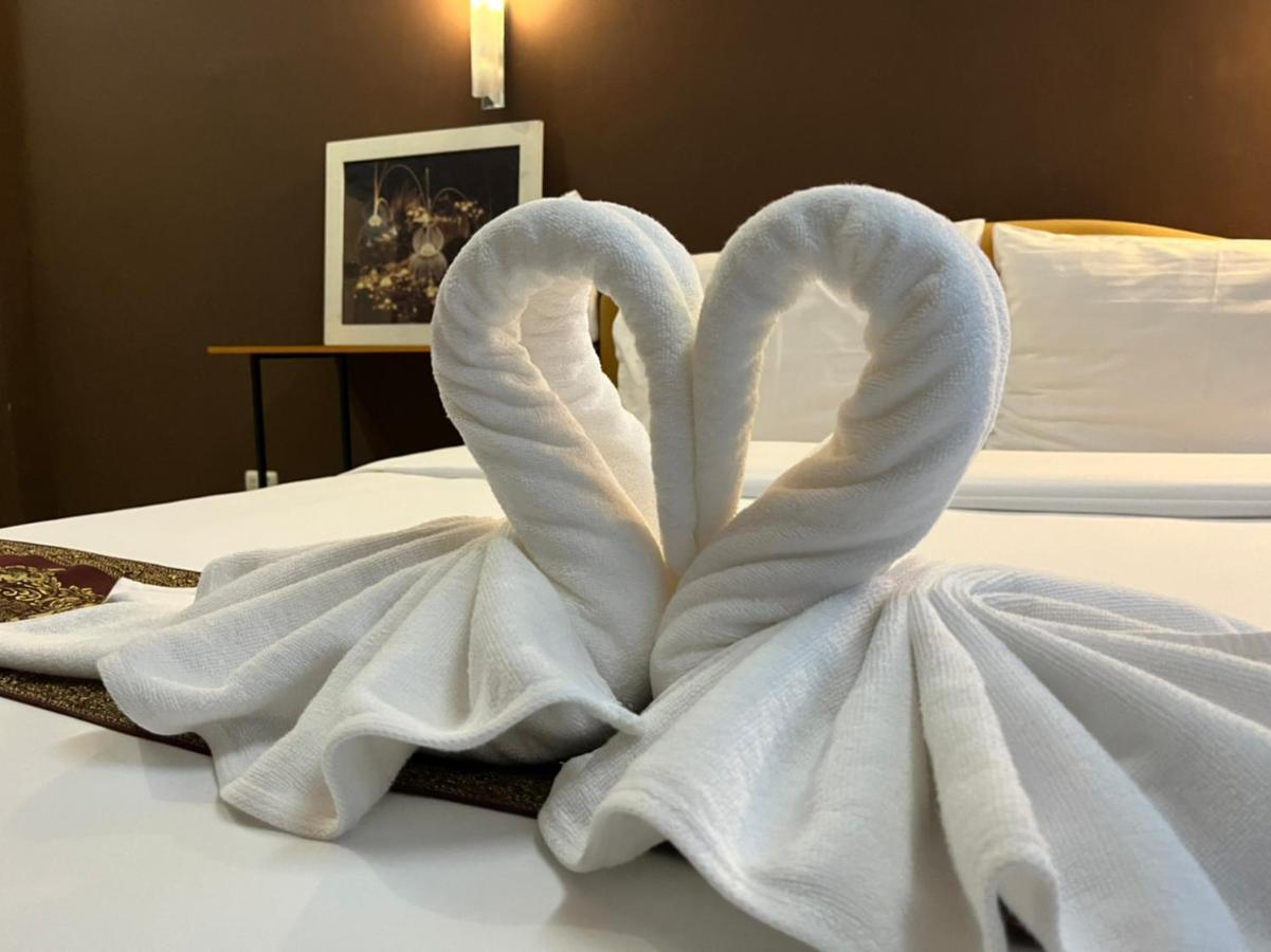Cozy Rooms Asoke Bangkok Exterior photo