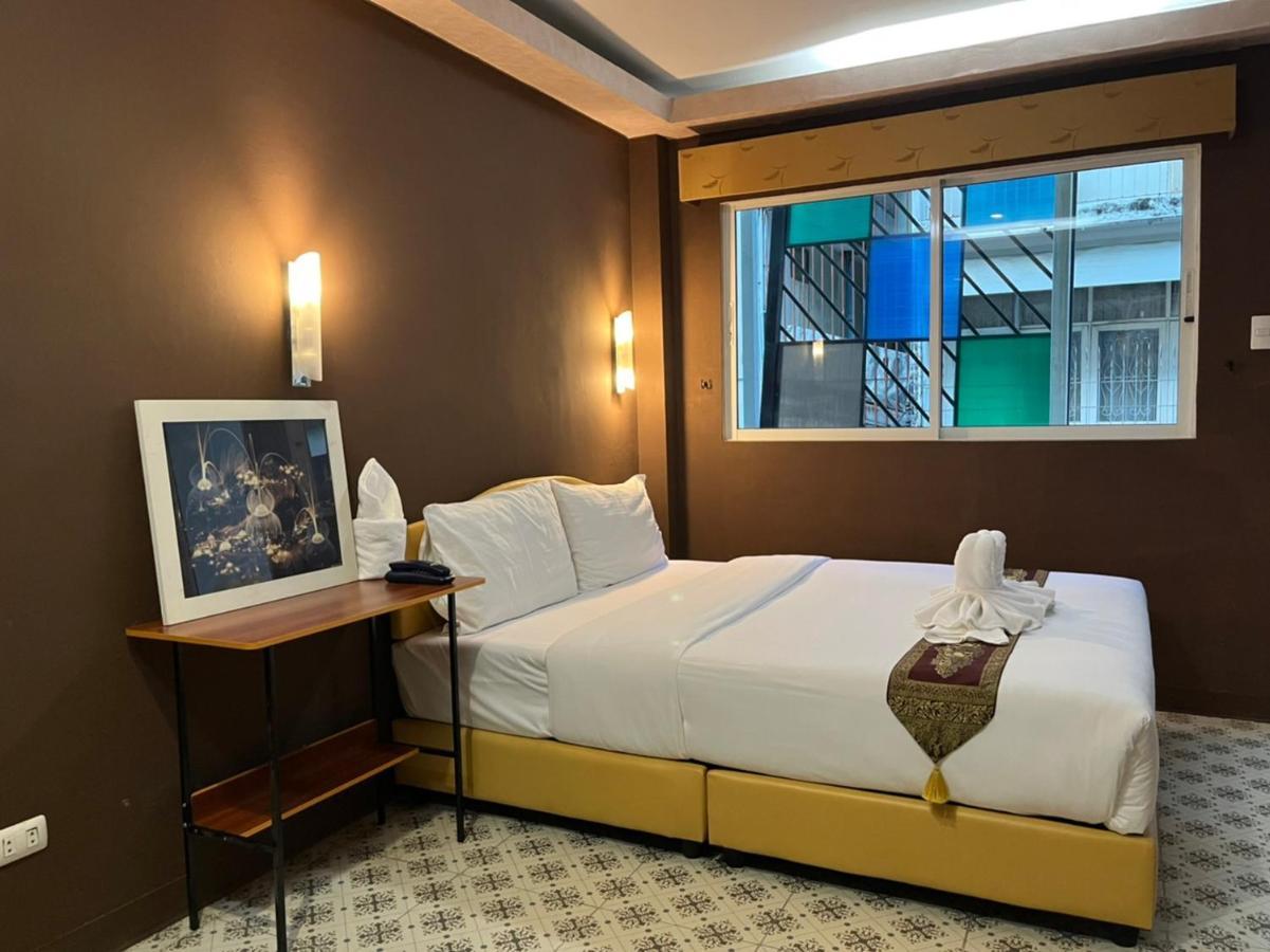 Cozy Rooms Asoke Bangkok Exterior photo