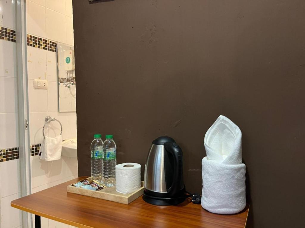 Cozy Rooms Asoke Bangkok Exterior photo