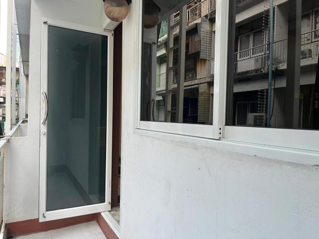 Cozy Rooms Asoke Bangkok Exterior photo