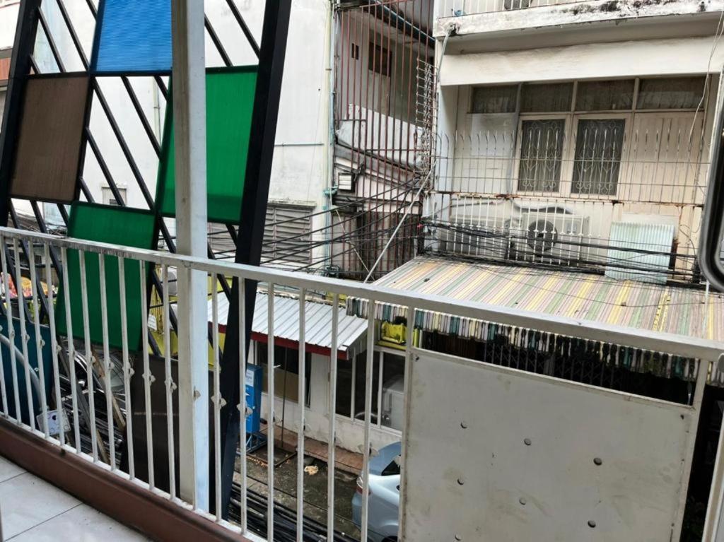 Cozy Rooms Asoke Bangkok Exterior photo
