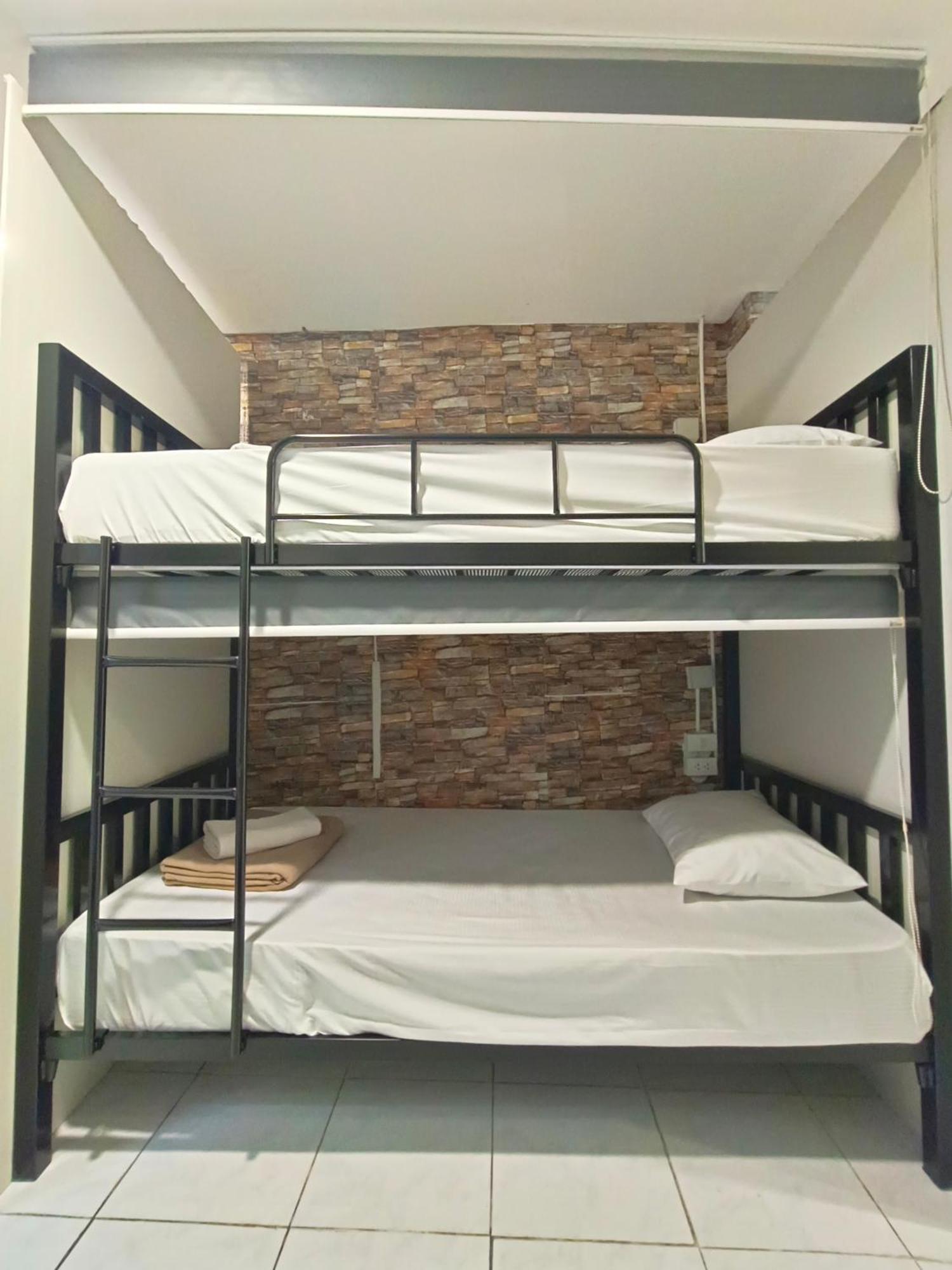 Cozy Rooms Asoke Bangkok Exterior photo